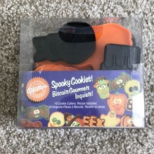 Wilton “Spooky Cookies!” 10pc set